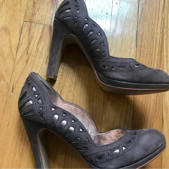 Anthropologie grey suede metallic pumps heels - Picture 4 of 8